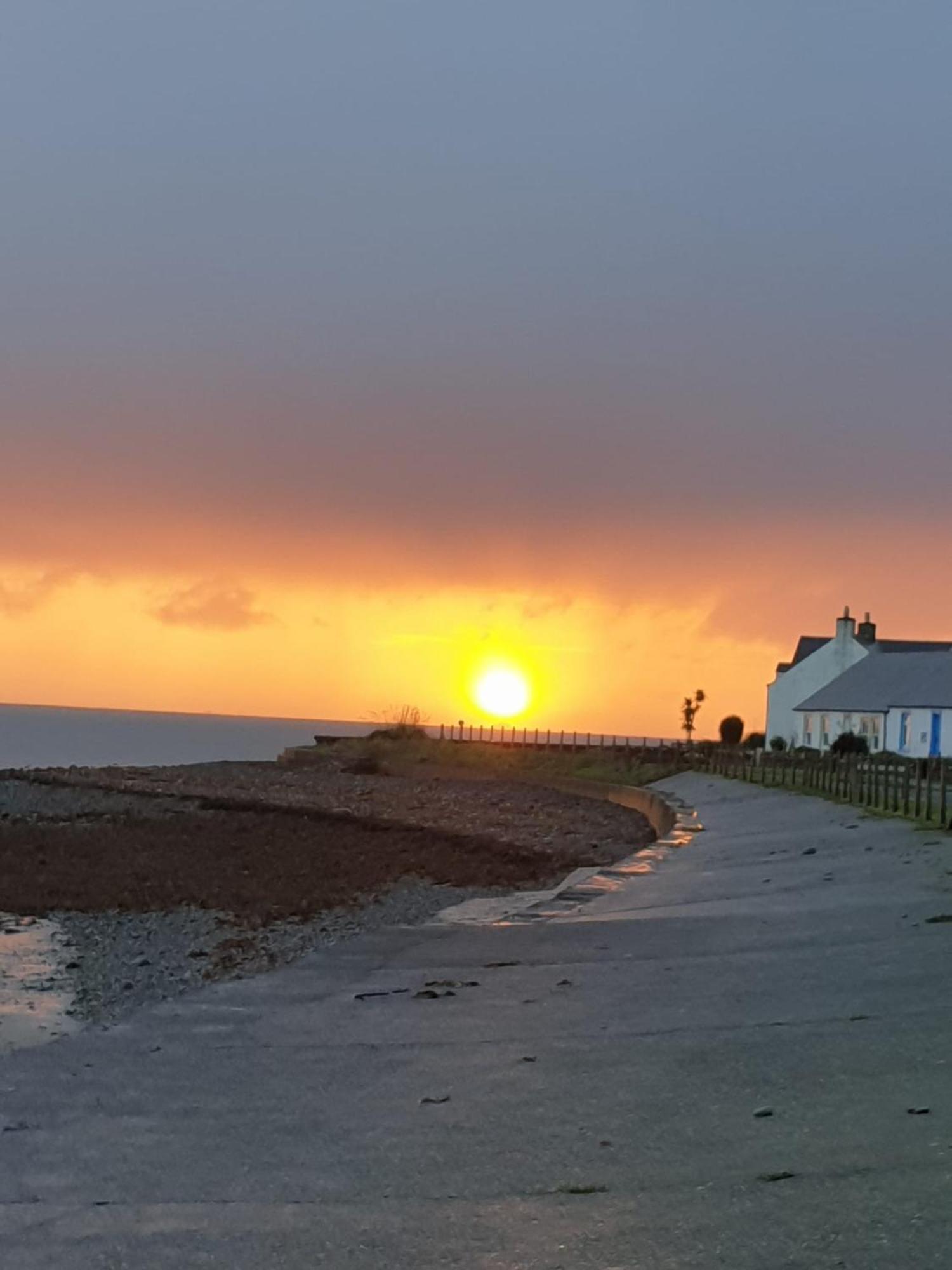 The Old Cornstore A Beautiful Suite Overlooking The Sea Drummore Zewnętrze zdjęcie